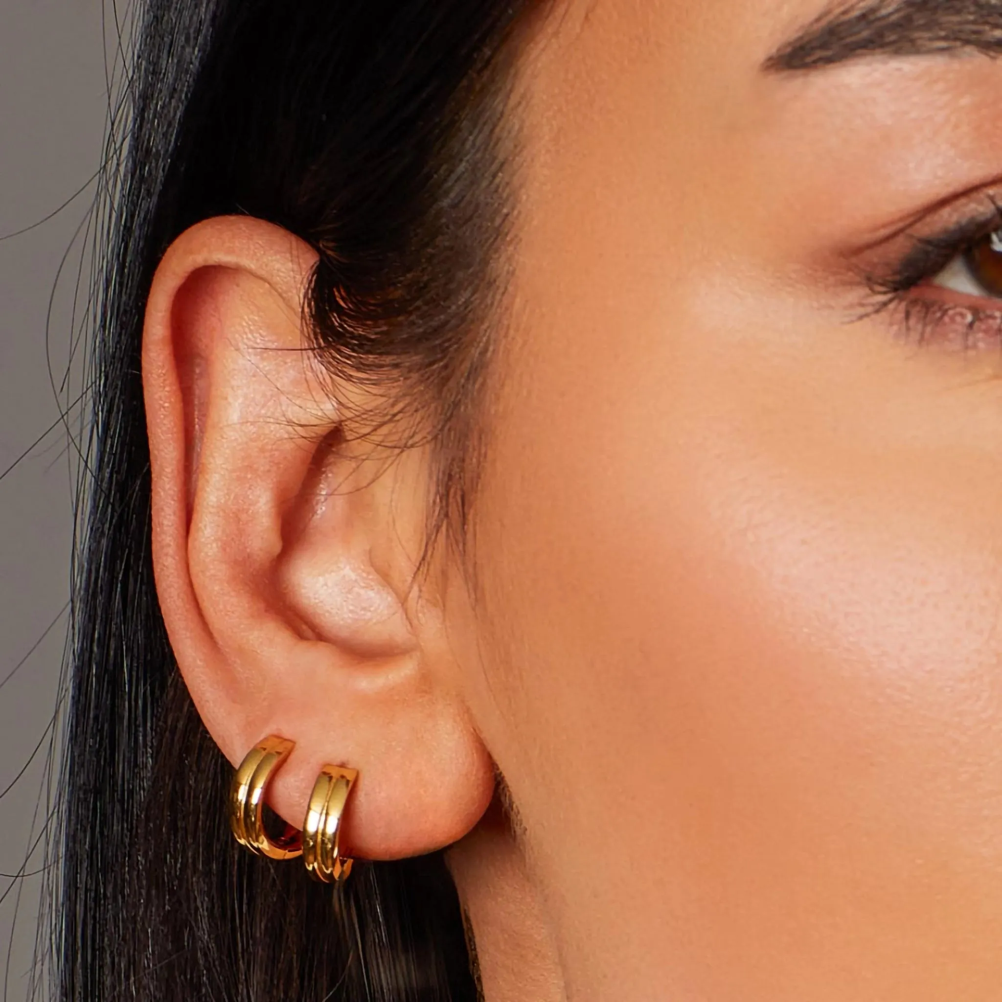 Bevel Unity Gold Huggie Hoop | Earrings